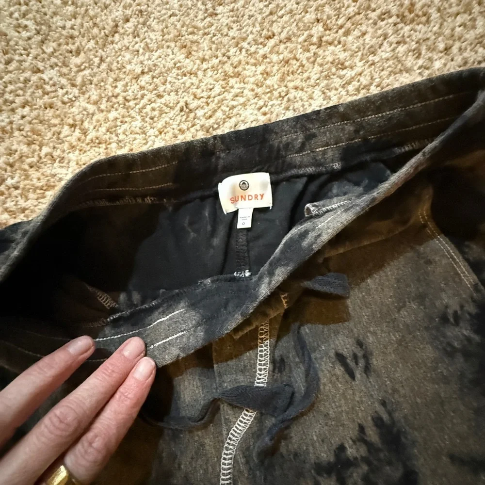 Sundry Black and Gray Joggers size 0 - Picture 2 of 3